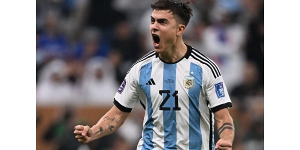 Paulo Dybala is opnieuw geselecteerd om voor het Argentijnse nationale team te spelen Paulo Dybala is opnieuw geselecteerd om voor het Argentijnse nationale team te spelen